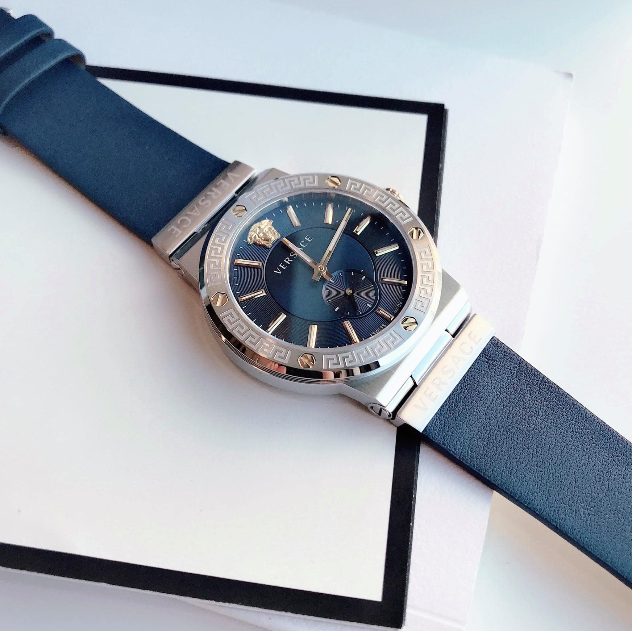 Đồng hồ nam Versace Greca Logo Quartz Blue Dial Men's Watch