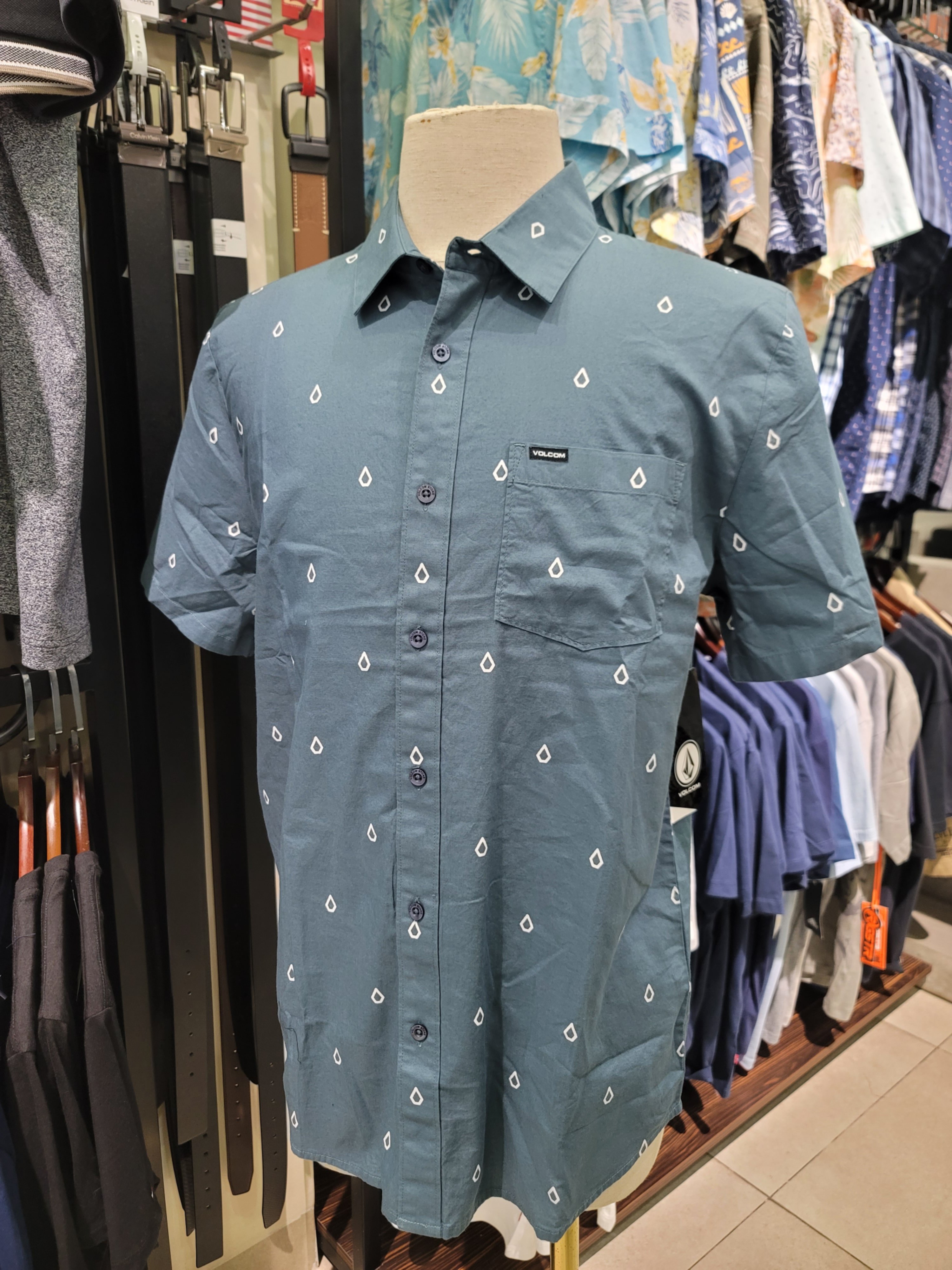 Sơ mi cộc tay Volcom xanh họa tiết giọt nước