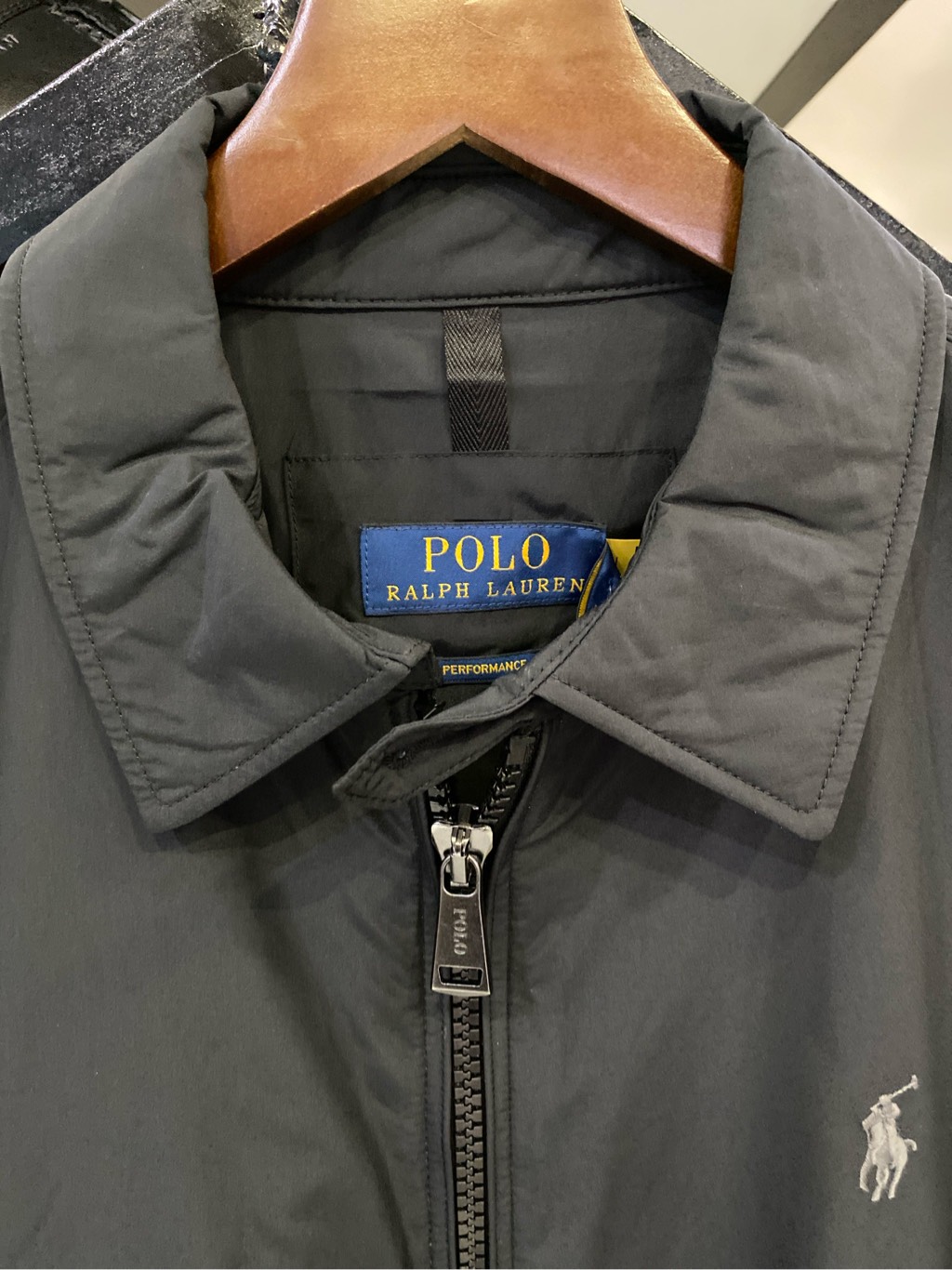 Khoác gió polo rap màu đen
