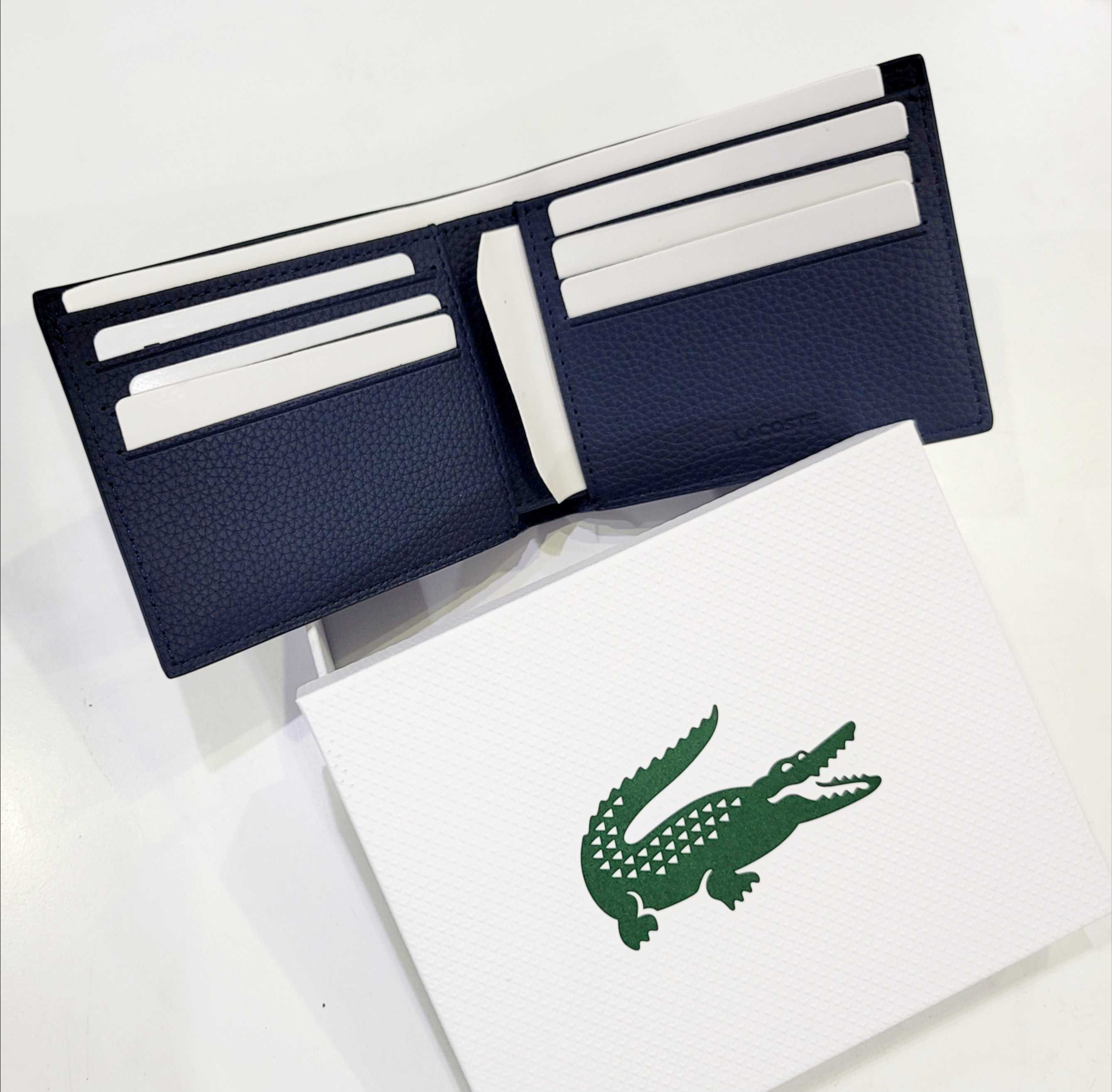 Ví Lacoste nam Navy