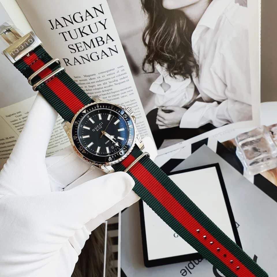 Đồng hồ nam GUCCI drive black dial red and green