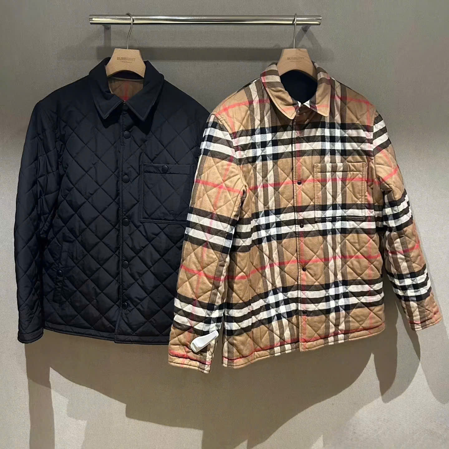 Khoác chần trám Burberry new ss26 - M
