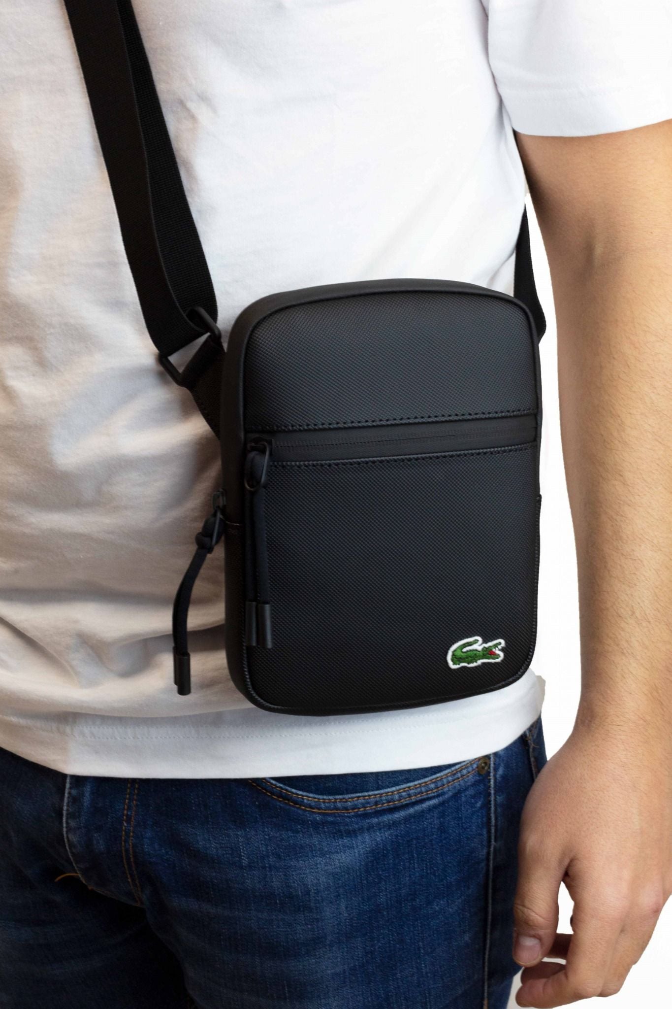 Túi Lacoste Small LCST Slimline Satchel - Noir