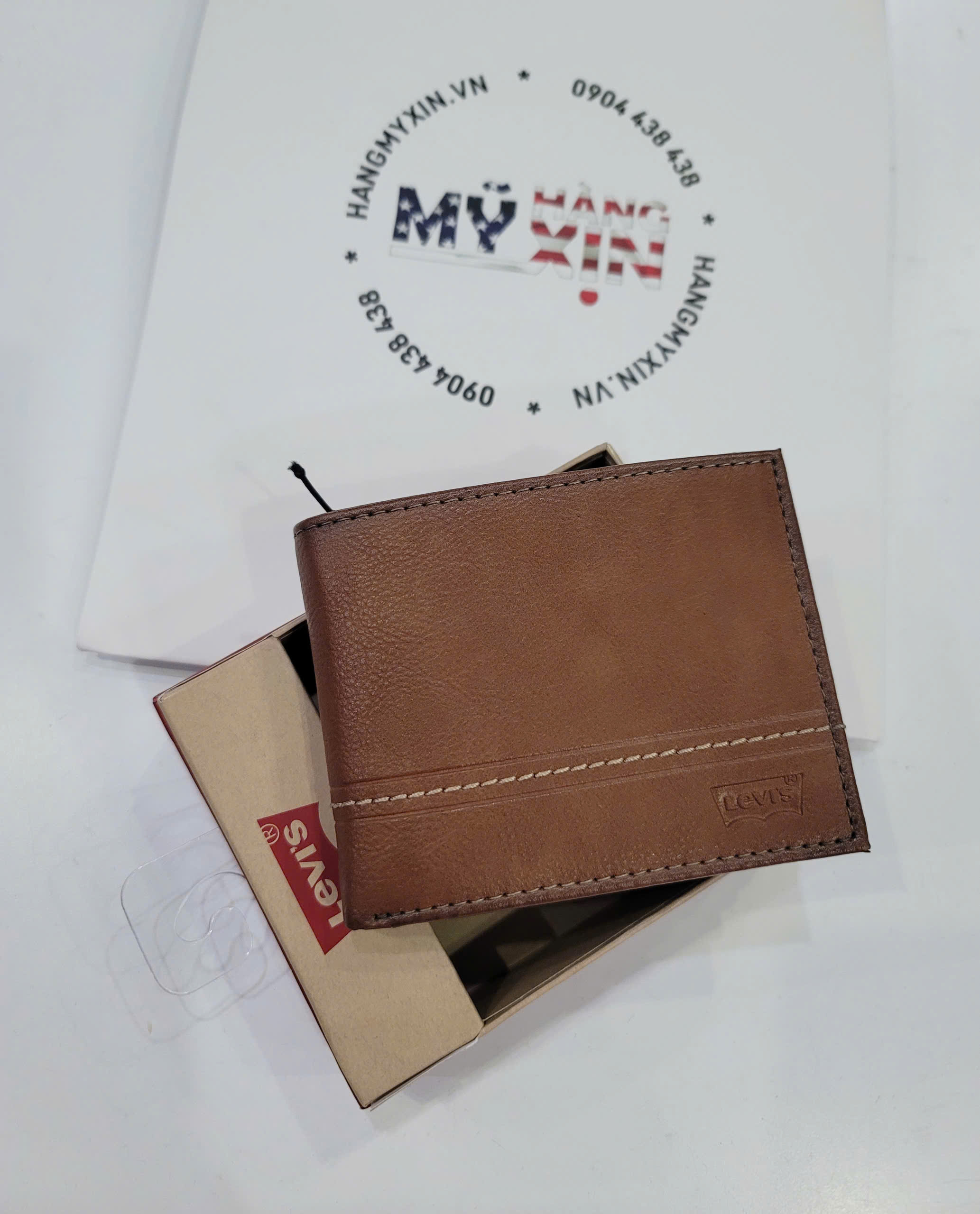Ví Levi's nâu chỉ vàng