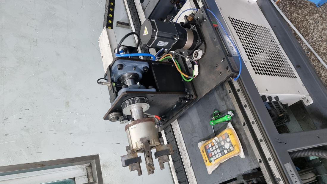 Đầu máy CNC và mâm cặp tại xưởng Đạt Phát