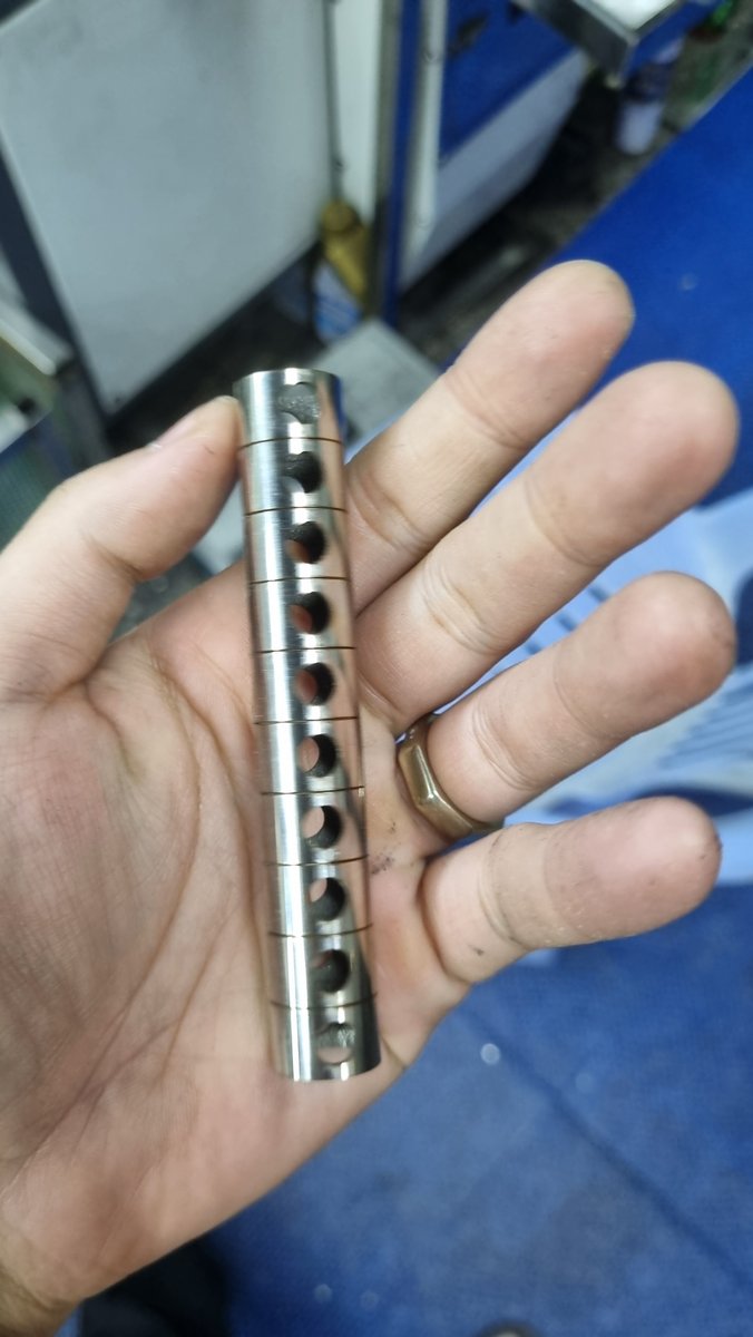 Hộp Inox 304 20x20 Và 25x25 - thanh khoan 10 lo deu
