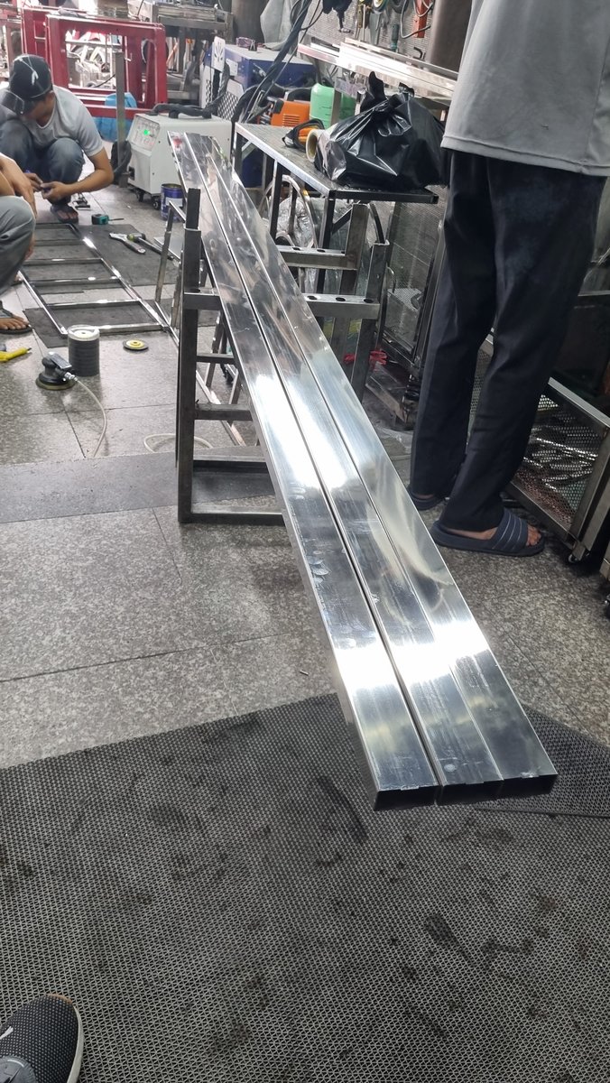 Hộp Inox 304 20x20 Và 25x25 - mau ngam khoan lo