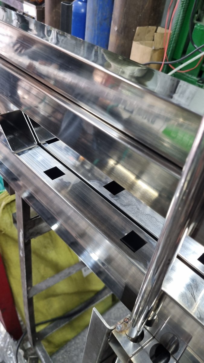 Hộp Inox 304 30x30 Và 30x60 - ong vuong duc lo thoi