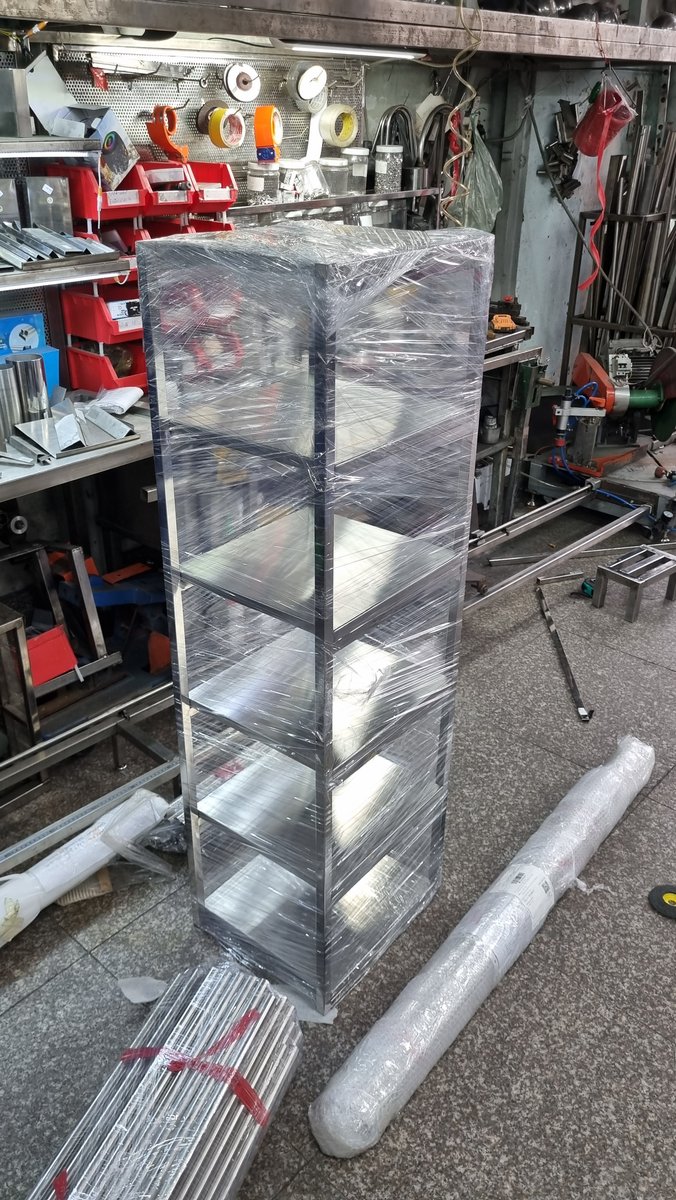 Inox 304 Có Bị Gỉ Không? 5 Nguyên Nhân Hàng 304 Vẫn Ra Vết Nâu Sau Khi Gia Công - ke trang tri hoan thien boc mang