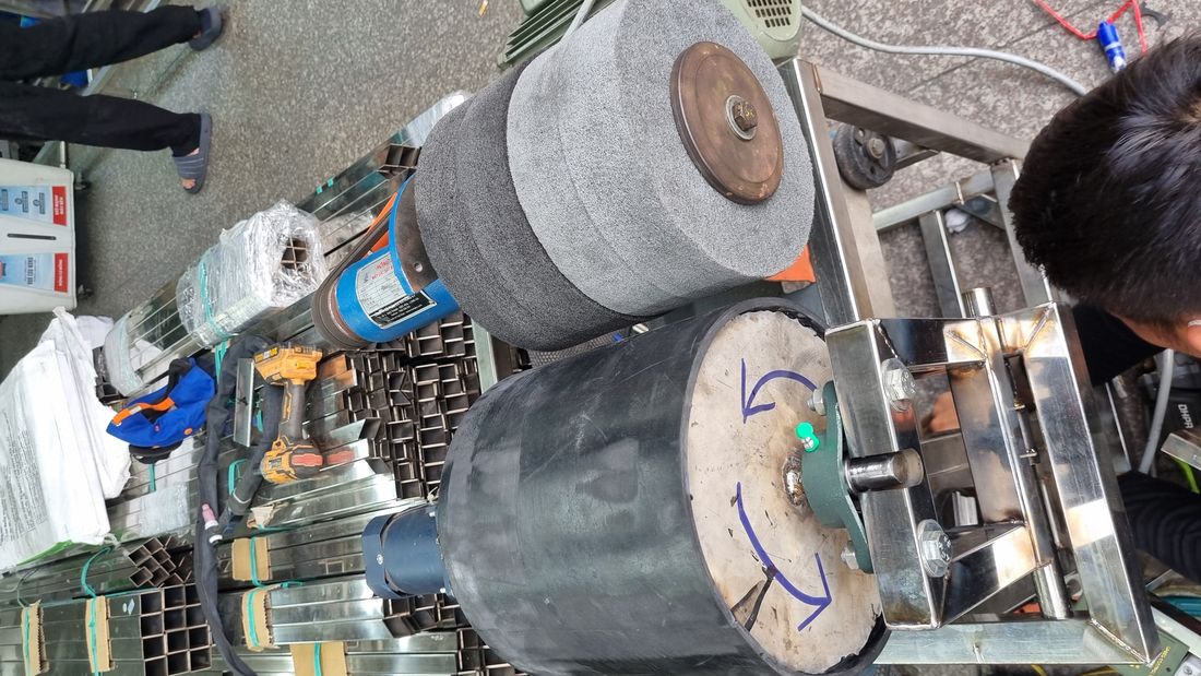Máy đánh xước ống tự chế tại xưởng Đạt Phát