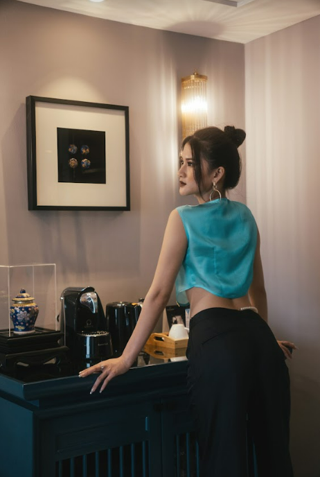 Edgy Pearl-string pants
