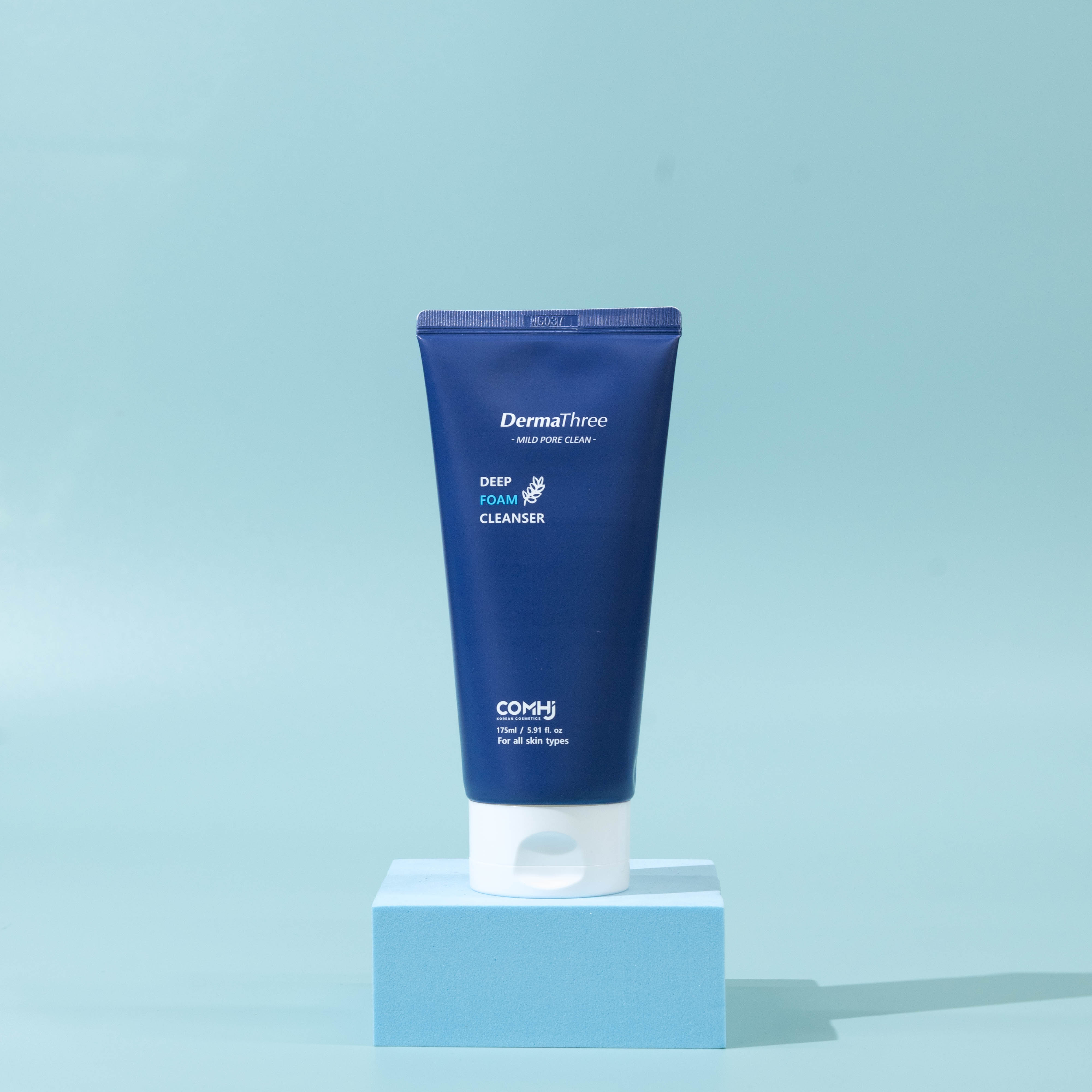 SỮA RỬA MẶT DƯỠNG TRẮNG COMHI DERMATHREE