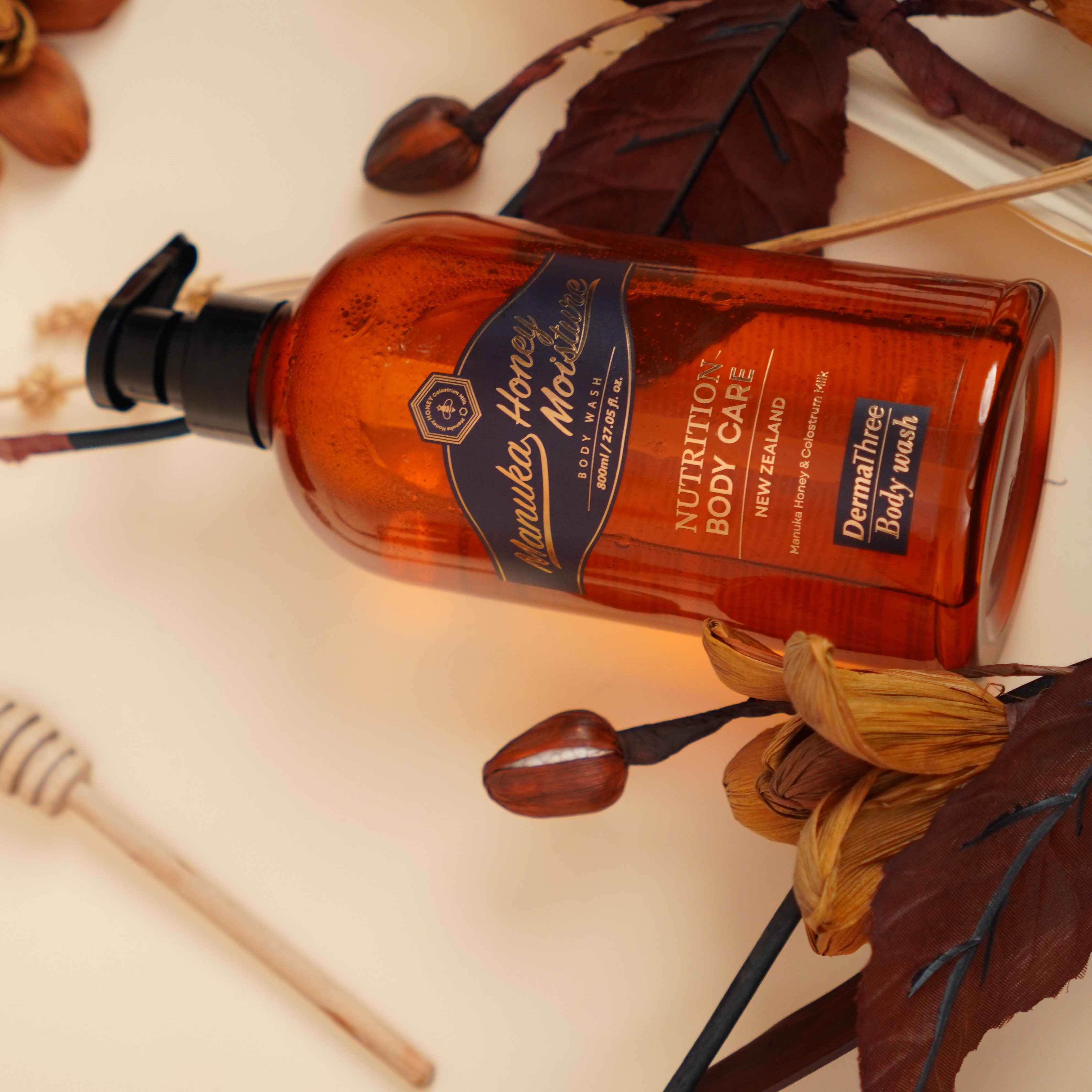 SỮA TẮM KEO ONG MANUKA DERMATHREE