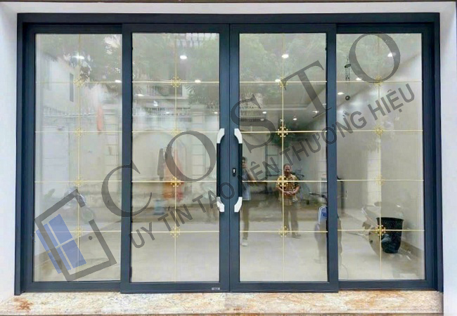 Cửa 4 cánh trượt quay tiết kiệm không gian hiệu quả
