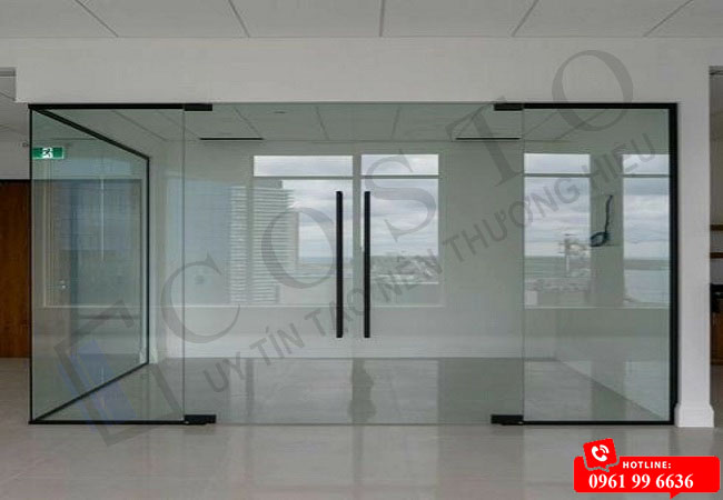 Thi công cửa kính văn phòng trọn gói tại Hà Nội