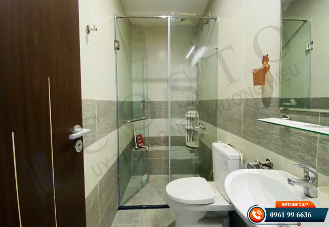 Mẹo giữ phòng tắm kính cường lực luôn trong suốt