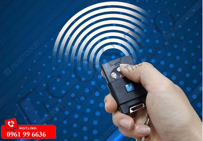 Tay điều khiển cửa cuốn Austdoor chính hãng, số 1 Hà Nội