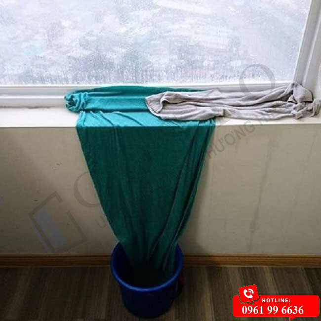 cửa nhôm kính bị hở và thấm nước 
