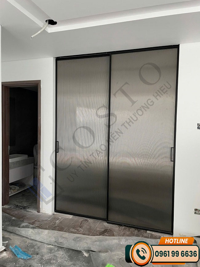 cửa slim không ray dưới