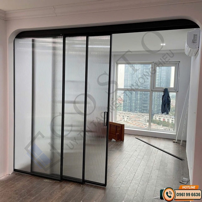 Cửa trượt không ray dưới