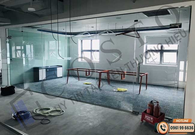 giá cửa kính cường lực 1m2