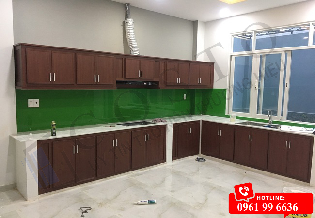 Giá kính ốp bếp cực rẻ