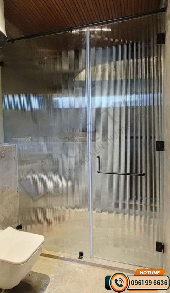 kích thước vách kính phòng tắm