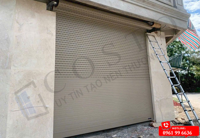 Lắp đặt cửa cuốn khe thoáng trọn gói