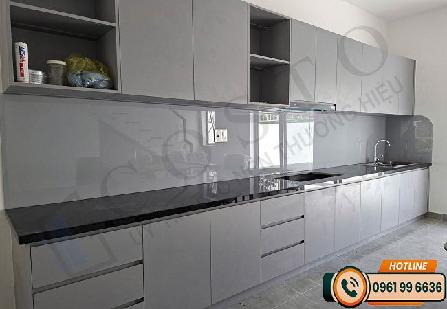 màu kính bếp hợp mệnh Kim