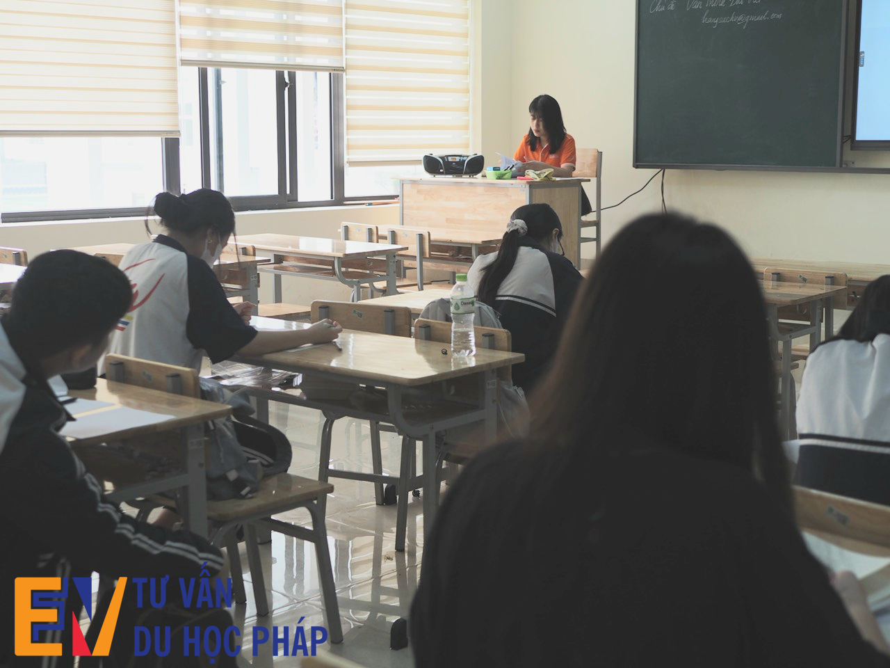 EFIV và Trường THPT Chuyên Hùng Vương (Phú Thọ) phối hợp tổ chức chương trình thi thử chứng chỉ DELF vào ngày 16/4/2023