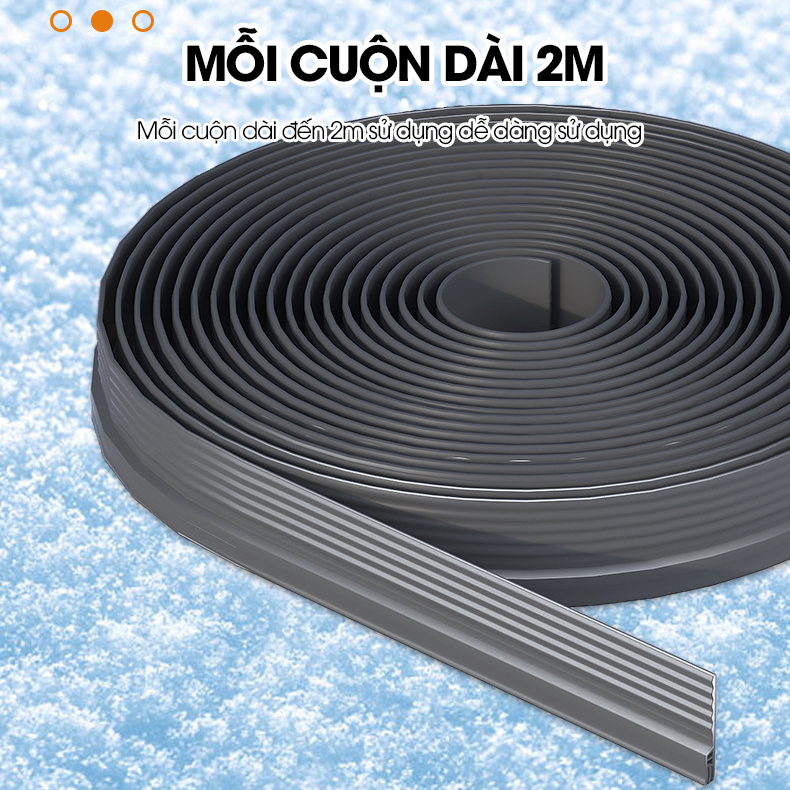 Chặn khe cửa sổ, cửa lùa, cửa sổ đường ray hoặc cửa đóng mở có sẵn keo dán giúp ngăn gió bụi, côn trùng và cách âm