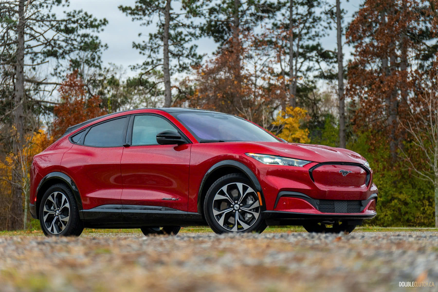 Xe điện Ford Mustang Mach-E Premium AWD: Chiếc SUV điện hiệu suất cao