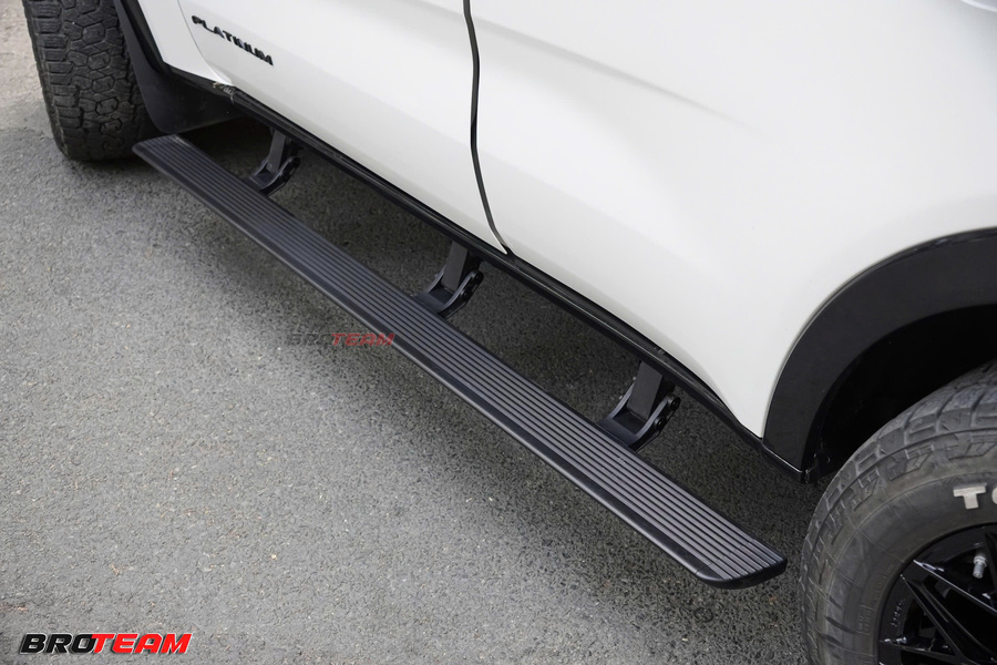 Bệ bước điện tự động Ford Everest
