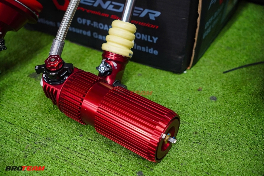 Bình dầu phụ PROFENDER giúp bổ sung dầu hỗ trợ quản lý nhiệt