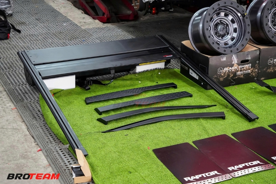 Thực tế bộ vè che mưa lắp xê Ford Raptor