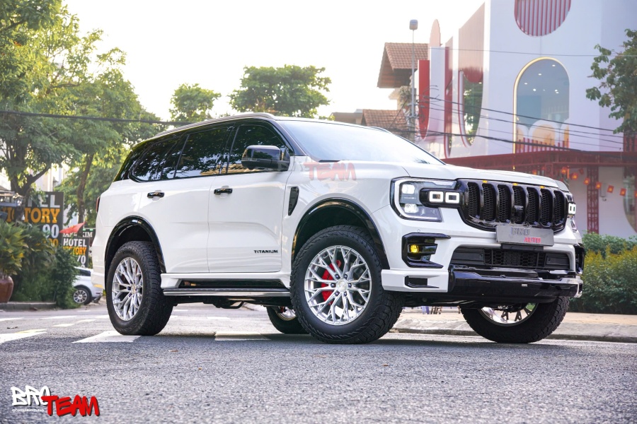 Bodykit AKC V1 cho Everest