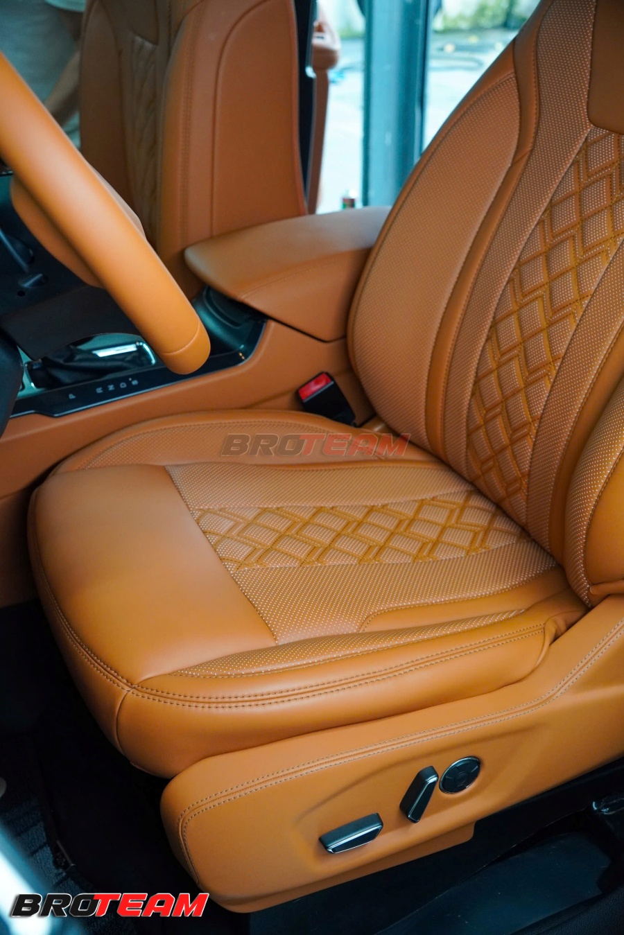 Bọc da nội thất Explorer 2017