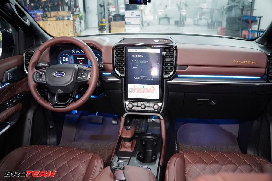 Nâng cấp nội thất Everest da cao cấp