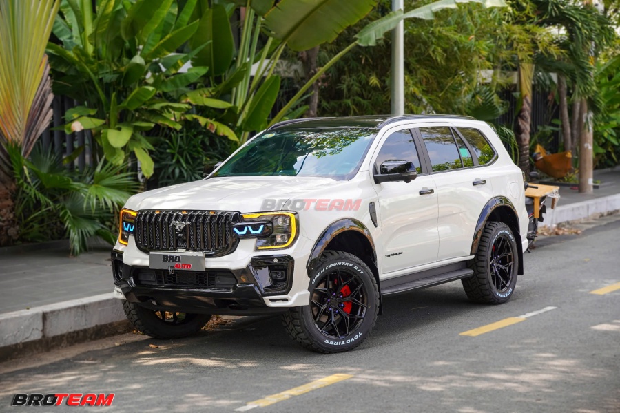 Độ body kit Victor V2 cho Everest 2026