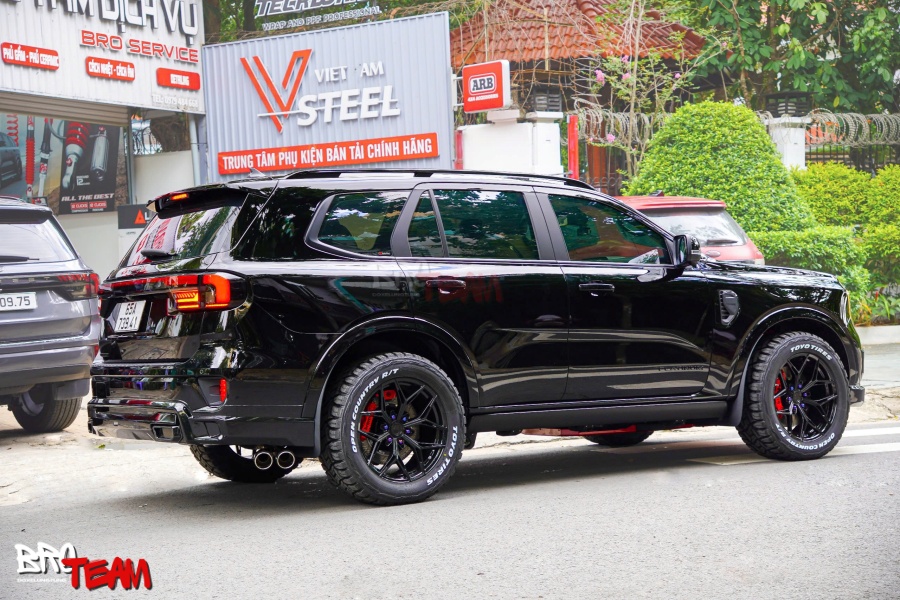 Bodykit AKC V1 cho Ford Everest