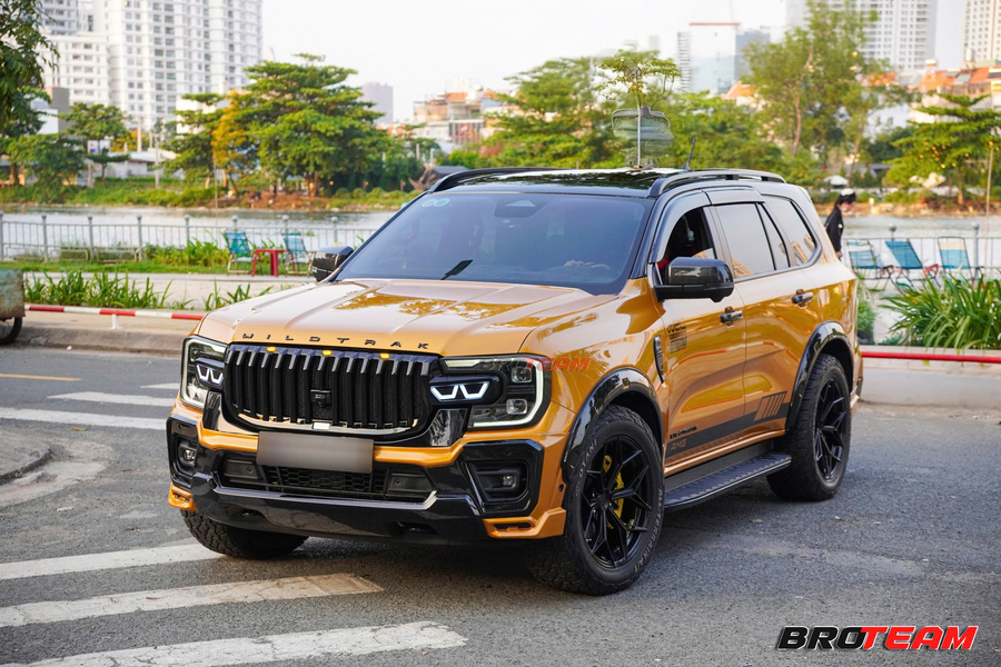 Dán nóc đen cho Ford Everest