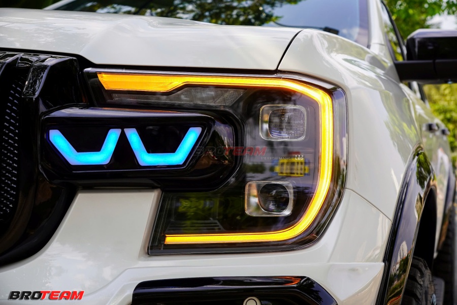 Đèn mí LED đỏ chữ C F150 cho Ford Everest 2026