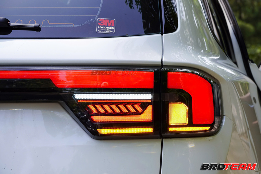 Đèn hậu LED phong cách Porsche