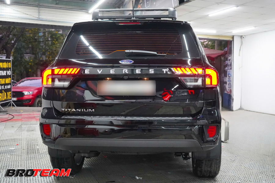Đèn LED cốp sau Ford Everest