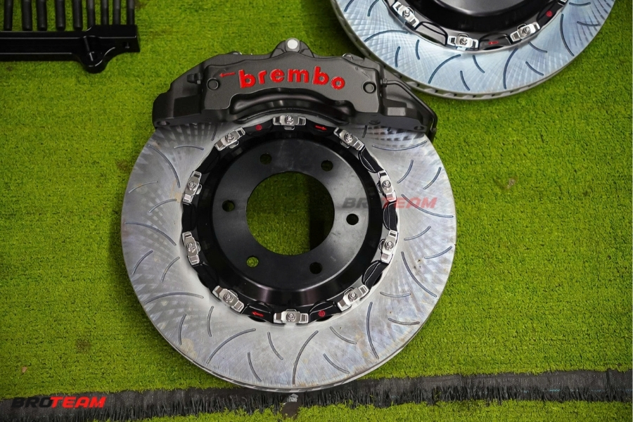 Đĩa Phanh Brembo Có Rãnh Hỗ Trợ Quá Trình Phanh