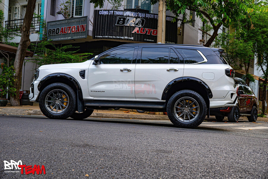 Độ mâm Ford Everest