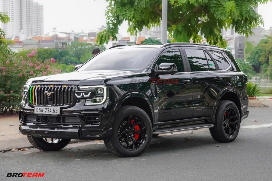 Ford Everest Titanium độ Full Option Toàn Diện 