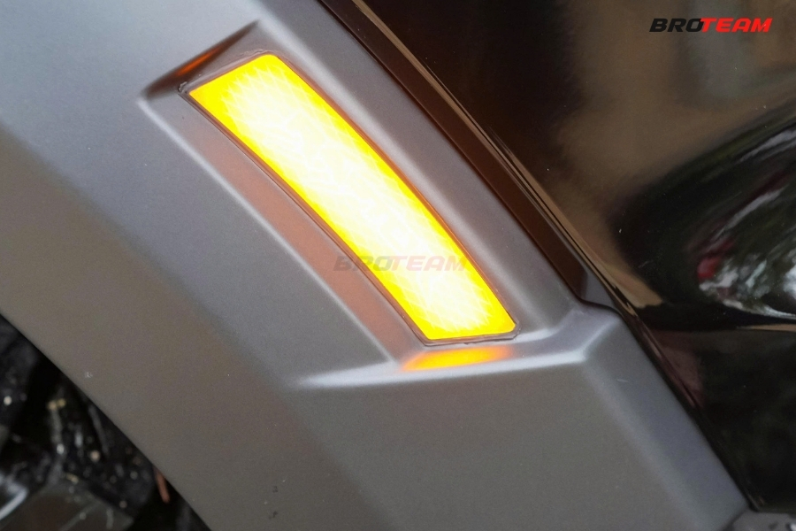 Led cua lốp tăng ánh sáng cho phần bánh xe 