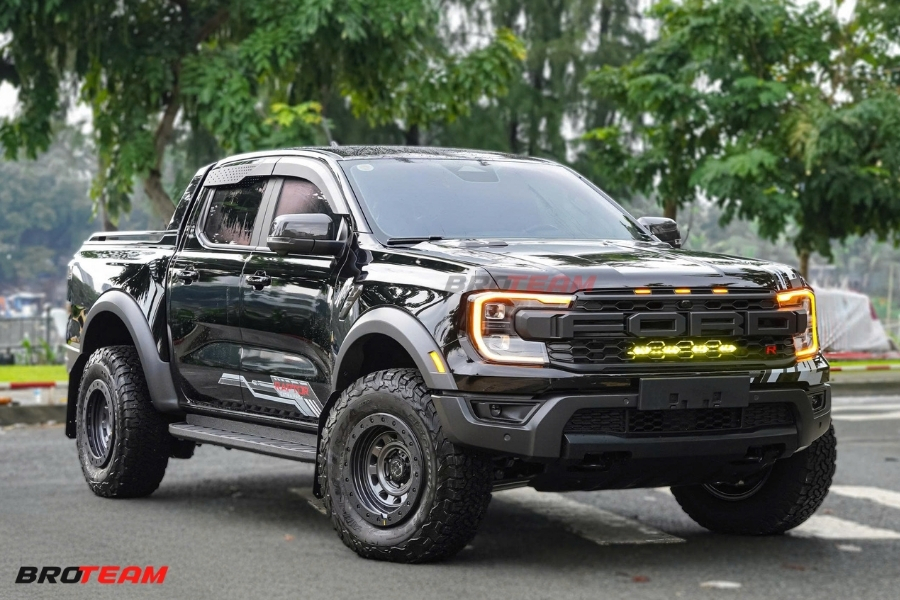 Tổng thể sau khi hoàn thiện xe Ford Ranger Raptor V6
