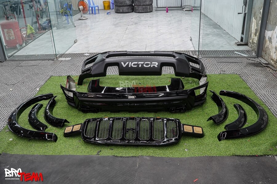 Độ body kit Victor V3 cho Everest